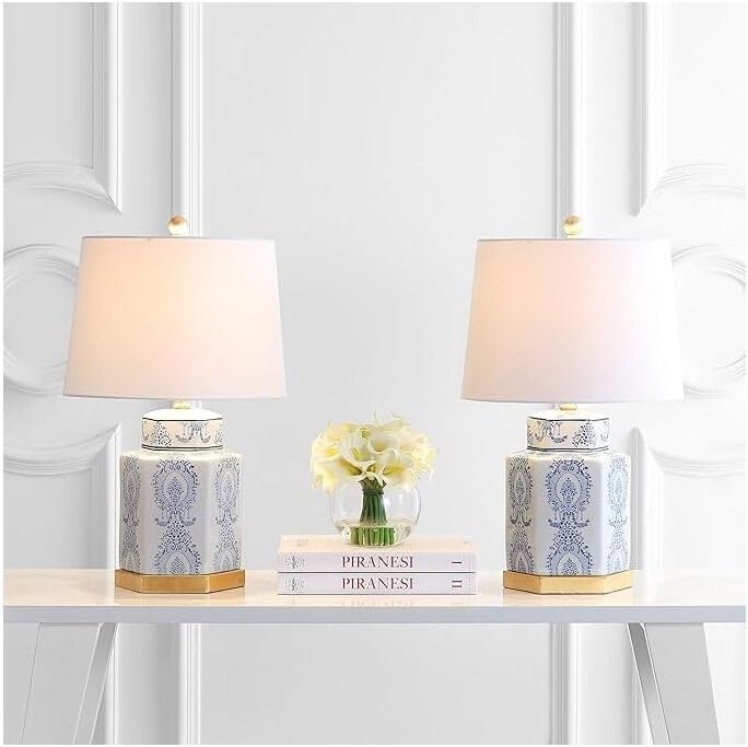 SAFAVIEH Lighting Collection – Bodin Set of 2 Blue & White Ceramic Table Lamps with Gold Leaf Accents, 23-Inch Bedroom or Living Room Lamps, LED Bulbs Included (TBL4150A-SET2)