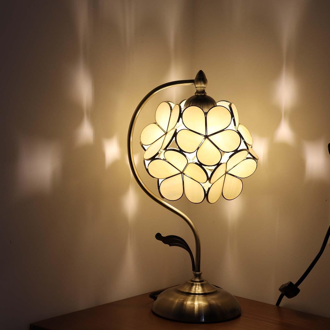 Bieye L10754 Tiffany Style Stained Glass Flower Petal Table Lamp with Brass Base for Home Décor (Cream, 8' Cherry Blossom)