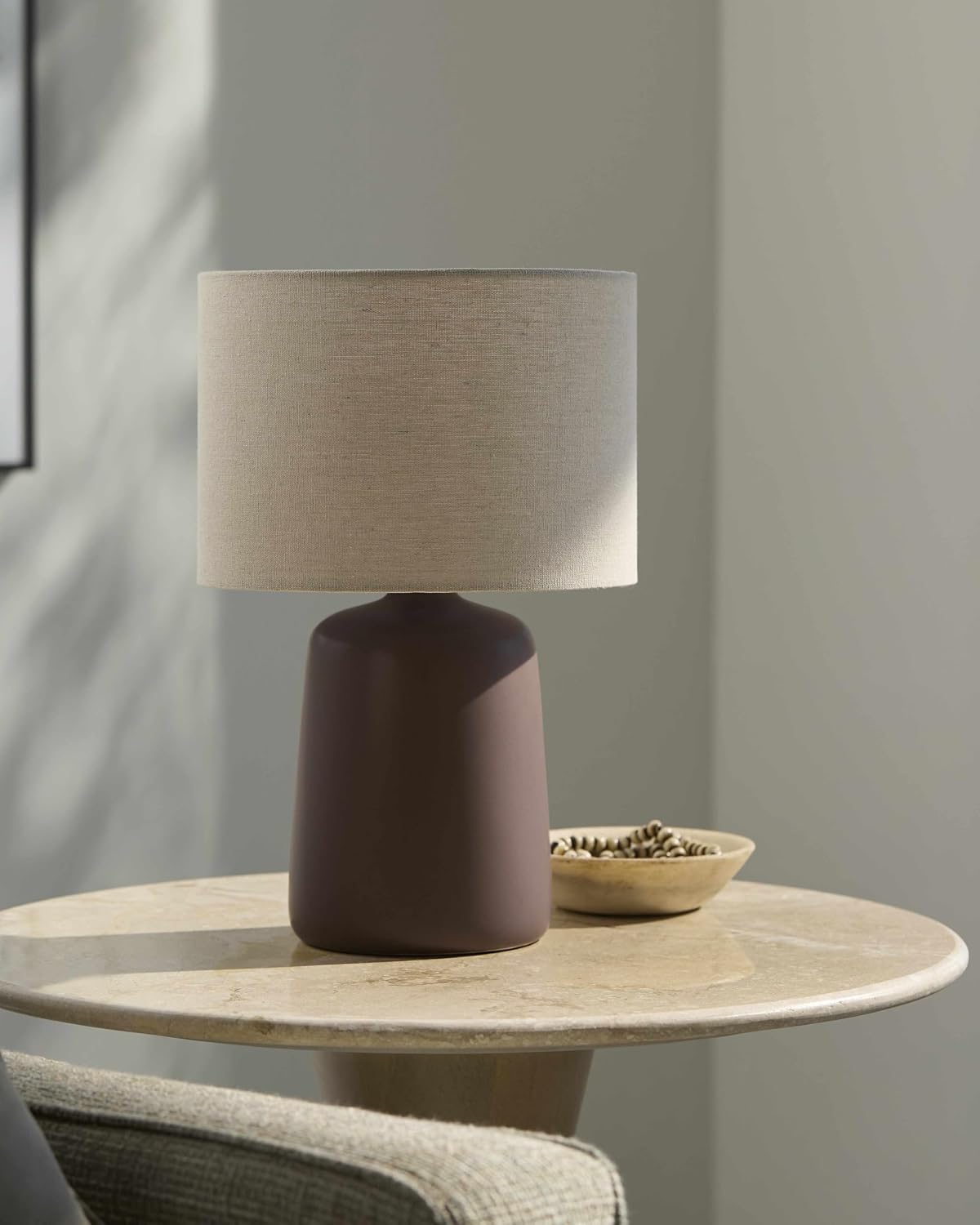 BoutiqueRugs Chiquimula Contemporary Geometric Ceramic Bedside Table Lamp for Bedroom Nightstand - Modern End Side Lighting for Living Room - Shade Linen - Cream, Navy - 15' H
