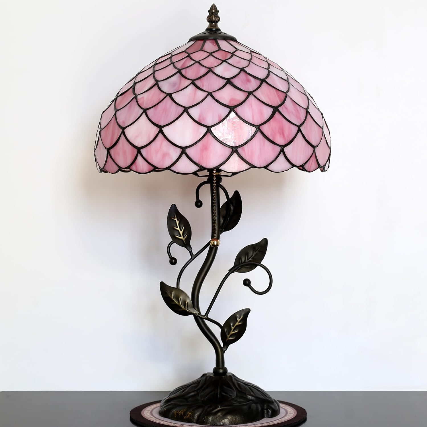 Tiffany Lamp Stained Glass Style Table Lamp Pink Fishscale Style Bedside Desk Reading Light W12H19 Inch Metal Leaf Base with Metal Leaf Base