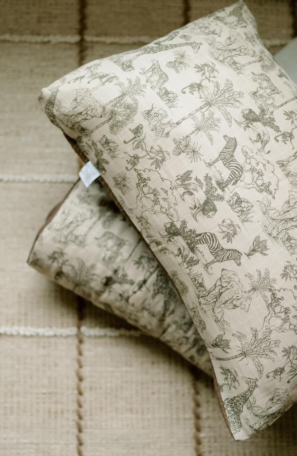 Oilo Vintage Safari Crib Bedding Set, 5-Layer Organic Cotton Muslin Crib Quilt & Sham, Jungle Elephant Giraffe Lion Zebra, Toddler Comforter 45x60, Reversible, Neutral Boy Nursery