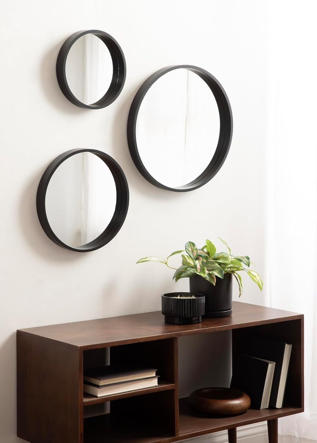 Kate and Laurel Travis Modern Round Wall Mirror Set, Set of 3, Varying Sizes, Black, Decorative Three-Piece Circle Mirror Set for Use as Bathroom Mirror Decor or Gallery Wall Mirrors