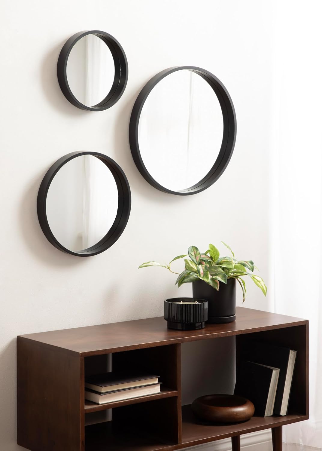 Kate and Laurel Travis Modern Round Wall Mirror Set, Set of 3, Varying Sizes, Black, Decorative Three-Piece Circle Mirror Set for Use as Bathroom Mirror Decor or Gallery Wall Mirrors