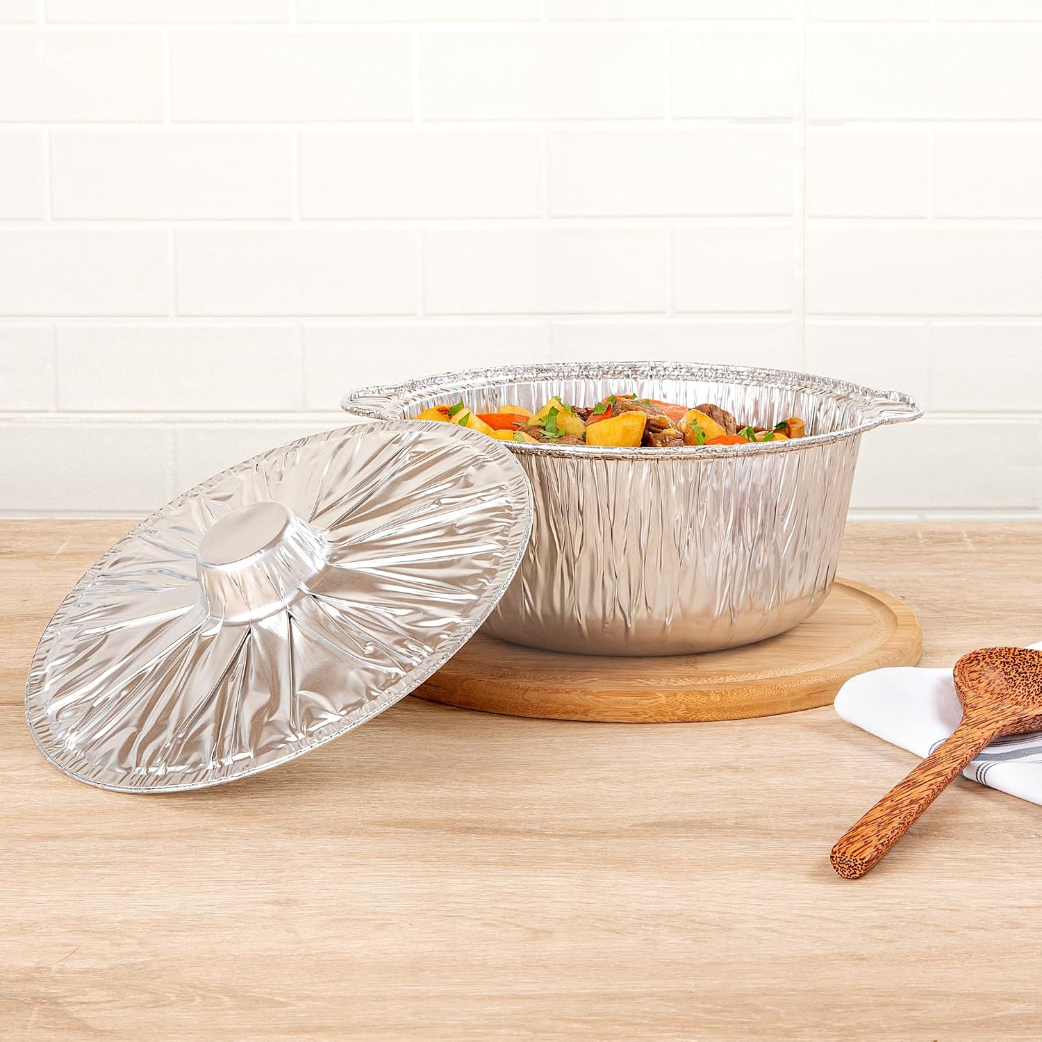 Foil Lux 3.5 Quart Pans And Lids, 100 Disposable Pots With Lids - Oven-Ready, Stove Compatible, Aluminum Foil Baking Pans, Freezable, For Outdoor Camping, Vacation, Picnic, And More - Restaurantware