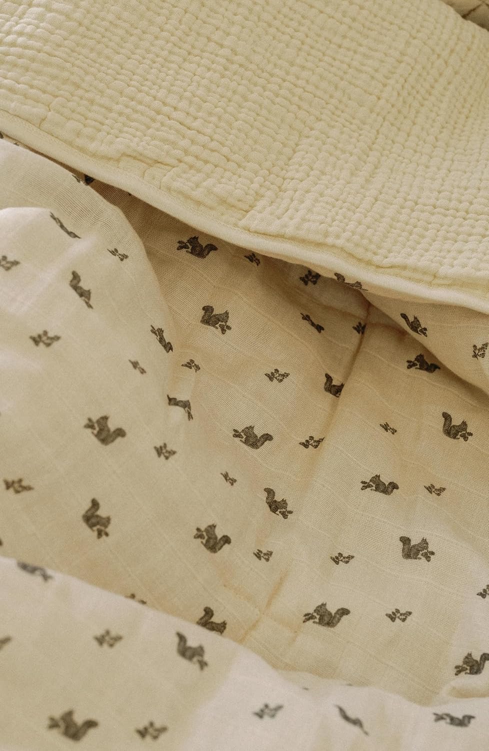 Oilo Squirrel Crib Bedding Set, 5-Layer Organic Cotton Muslin Crib Quilt & Sham, Squirrel Nursery, Toddler Comforter 45x60, Reversible, Neutral Cream