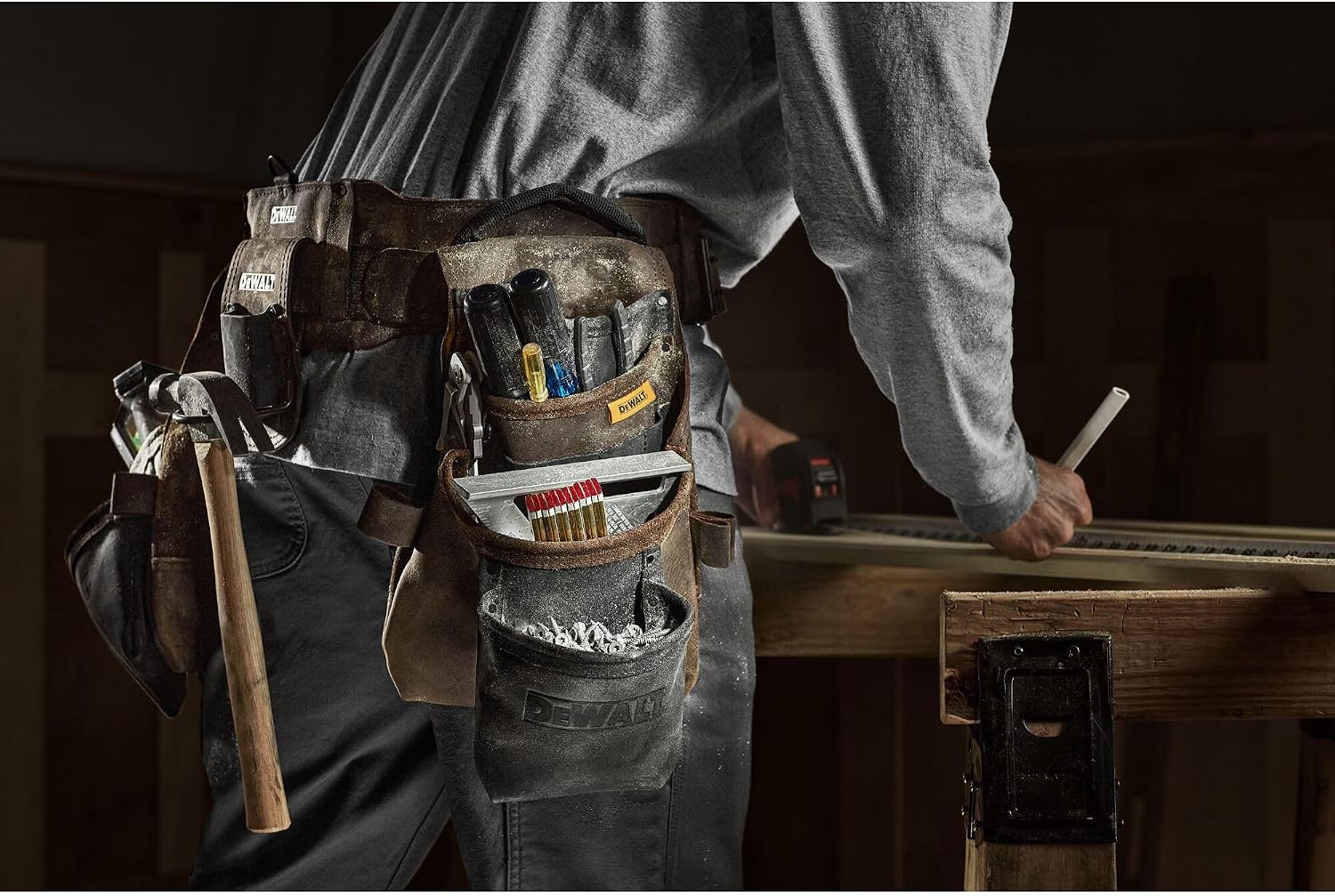 DEWALT Leather Tool Belt Organizer with 18 Pockets, Heavy Duty Construction (DWST550113)