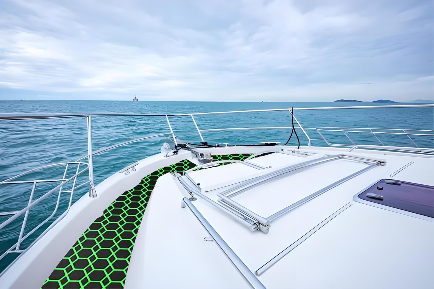 98.4'X43.31' Diamonds and Hexagons EVA Self-Adhesive Boat Flooring and Decorative Fish for Yacht Pool Boat Flooring Sheet Thick Non-Skid mat (Black and Green, 98.4'X43.31')