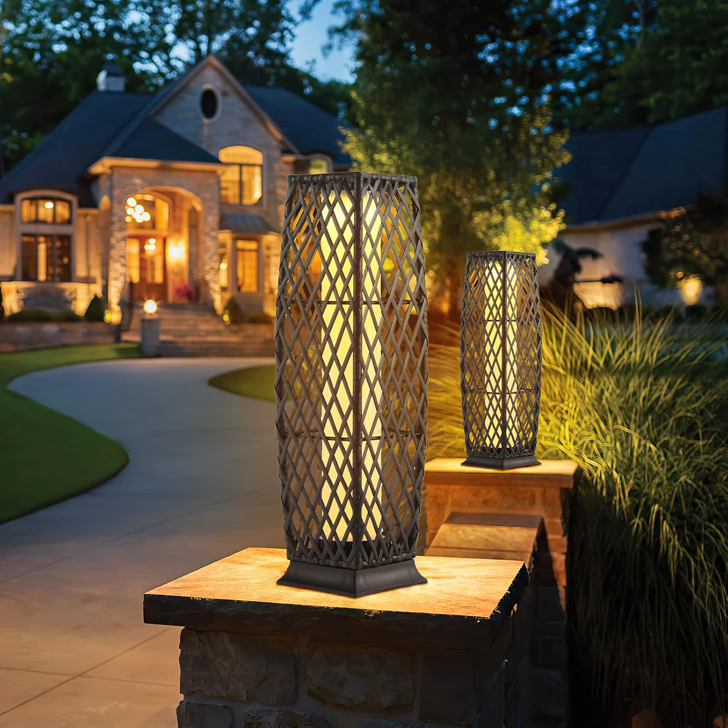 Tangkula 2 Pieces Outdoor Solar Powered Floor Lamps, IP65 Waterproof Wicker Floor Lamps with Auto On/Off LED Light, Outdoor Decor Lanterns for Garden Porch Pool Pathway Driveway (Diamond-Mix Brown)