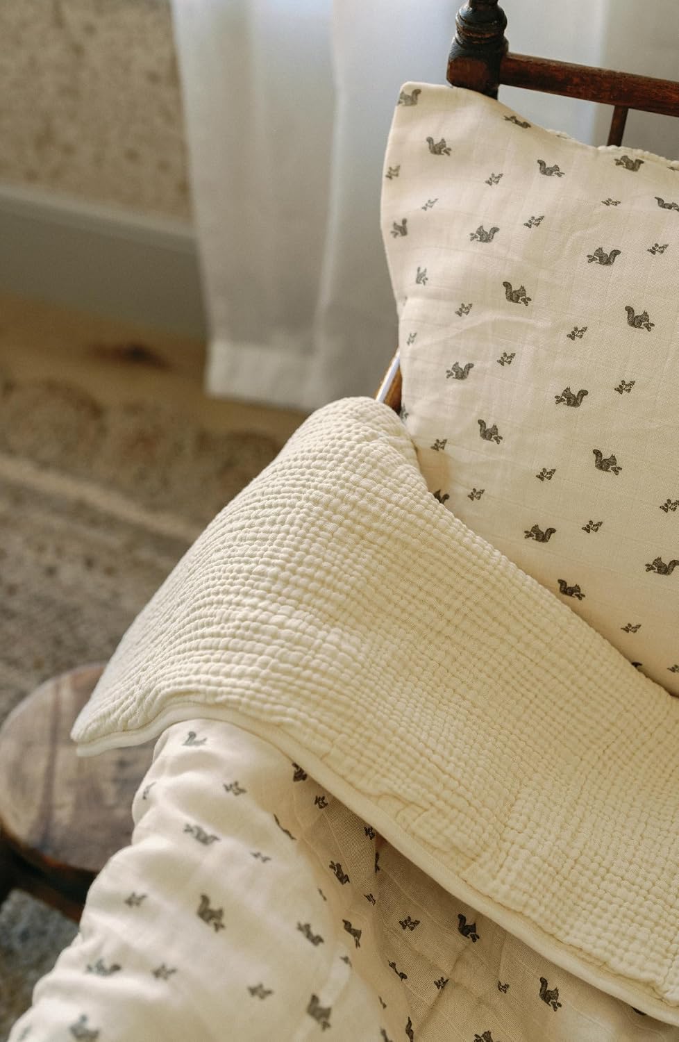 Oilo Squirrel Crib Bedding Set, 5-Layer Organic Cotton Muslin Crib Quilt & Sham, Squirrel Nursery, Toddler Comforter 45x60, Reversible, Neutral Cream