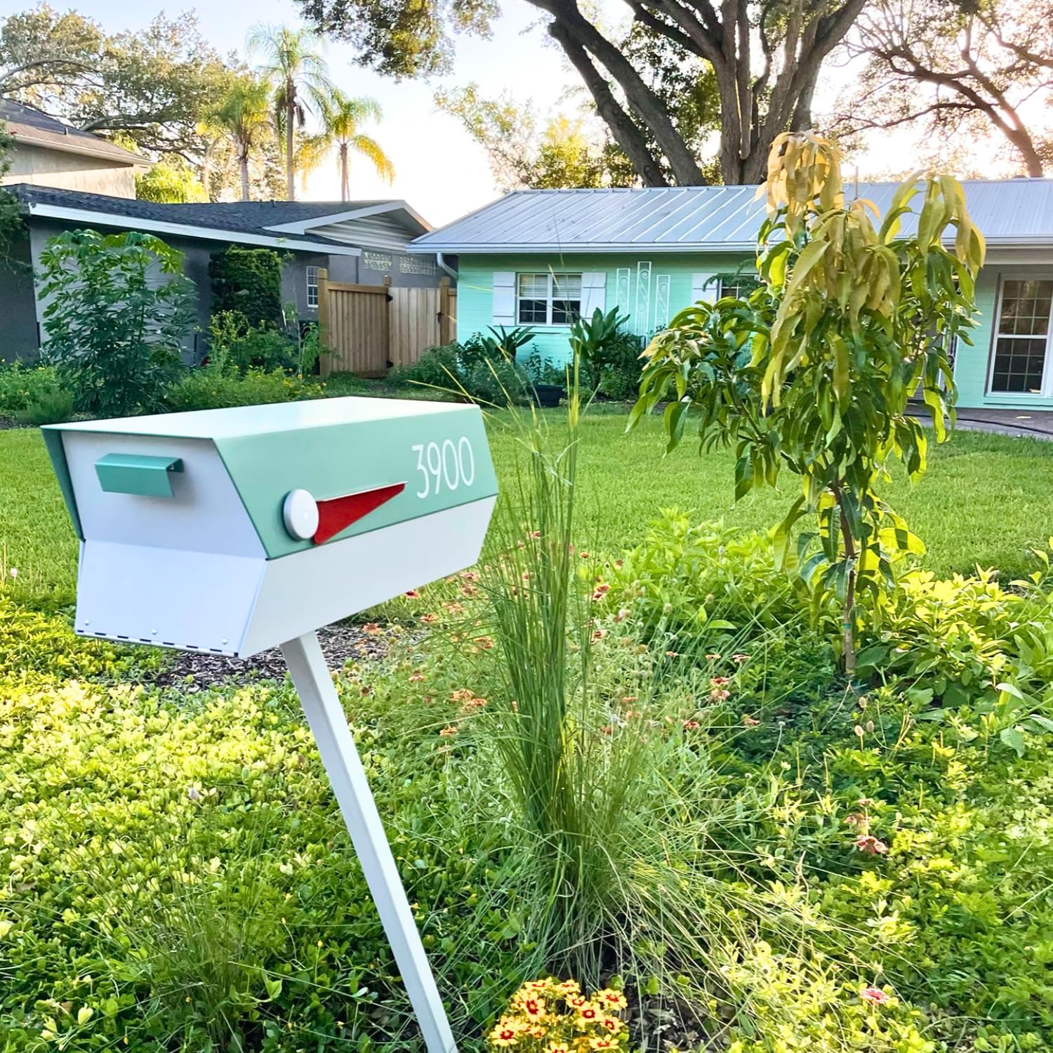 modbox USA Mid-Century Modern Curbside Mailbox | Two Tone (Satin Green-Satin White)