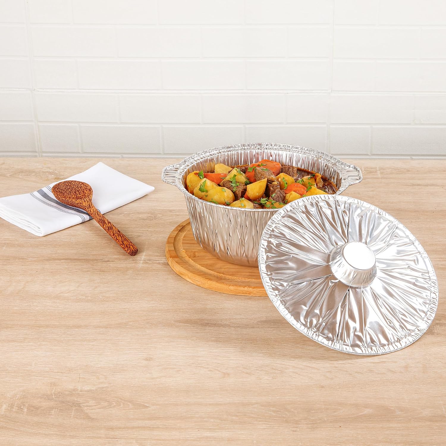 Foil Lux 3.5 Quart Pans And Lids, 100 Disposable Pots With Lids - Oven-Ready, Stove Compatible, Aluminum Foil Baking Pans, Freezable, For Outdoor Camping, Vacation, Picnic, And More - Restaurantware