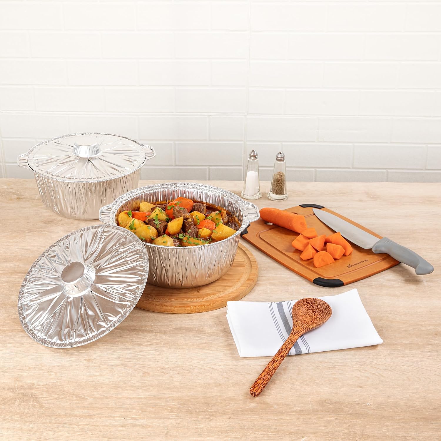 Foil Lux 3.5 Quart Pans And Lids, 100 Disposable Pots With Lids - Oven-Ready, Stove Compatible, Aluminum Foil Baking Pans, Freezable, For Outdoor Camping, Vacation, Picnic, And More - Restaurantware