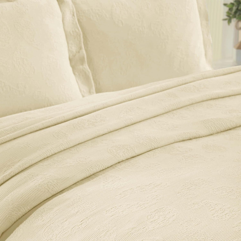 Superior Paisley Cotton 3 Piece Bedspread Set, Home Bed Decor, Decorative Textured Bed Spread, 2 Pillow Shams, Airy Blanket, Matelasse Coverlet Bedding, Vintage Floral Design, King, Ivory