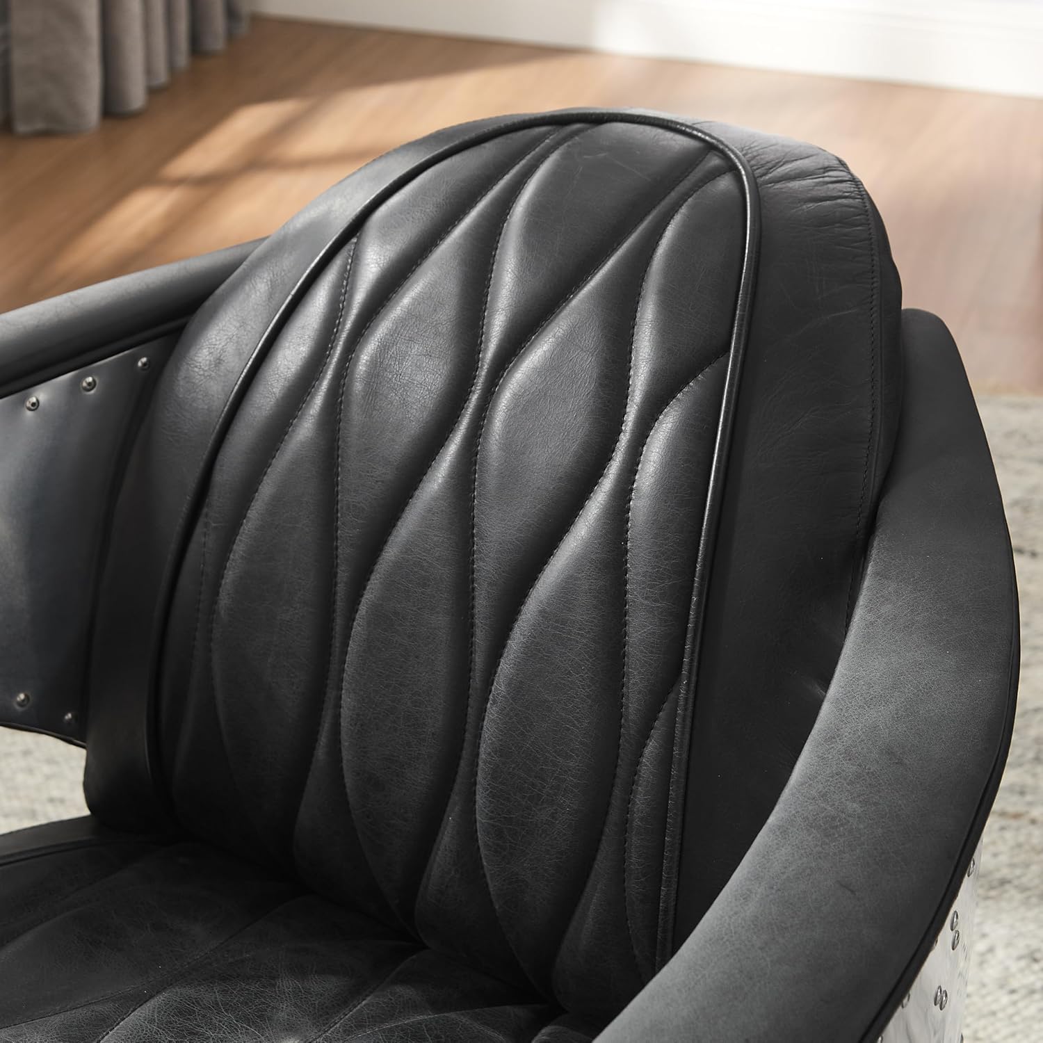 Zouron Vintage Leather Accent Chair, Upholstered Living Room Chair with Aluminum Legs and Handcrafted Rivets, Genuine Leather Single Sofa Chair Barrel Aviator Chair, Black