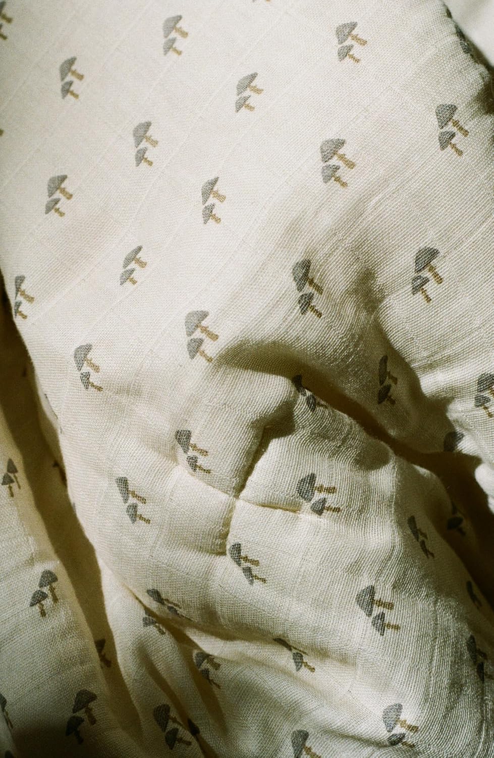 Oilo Mushroom Crib Bedding Set, 5-Layer Organic Cotton Muslin Crib Quilt & Sham, Mushroom Nursery, Toddler Comforter 45x60, Reversible, Neutral Cream
