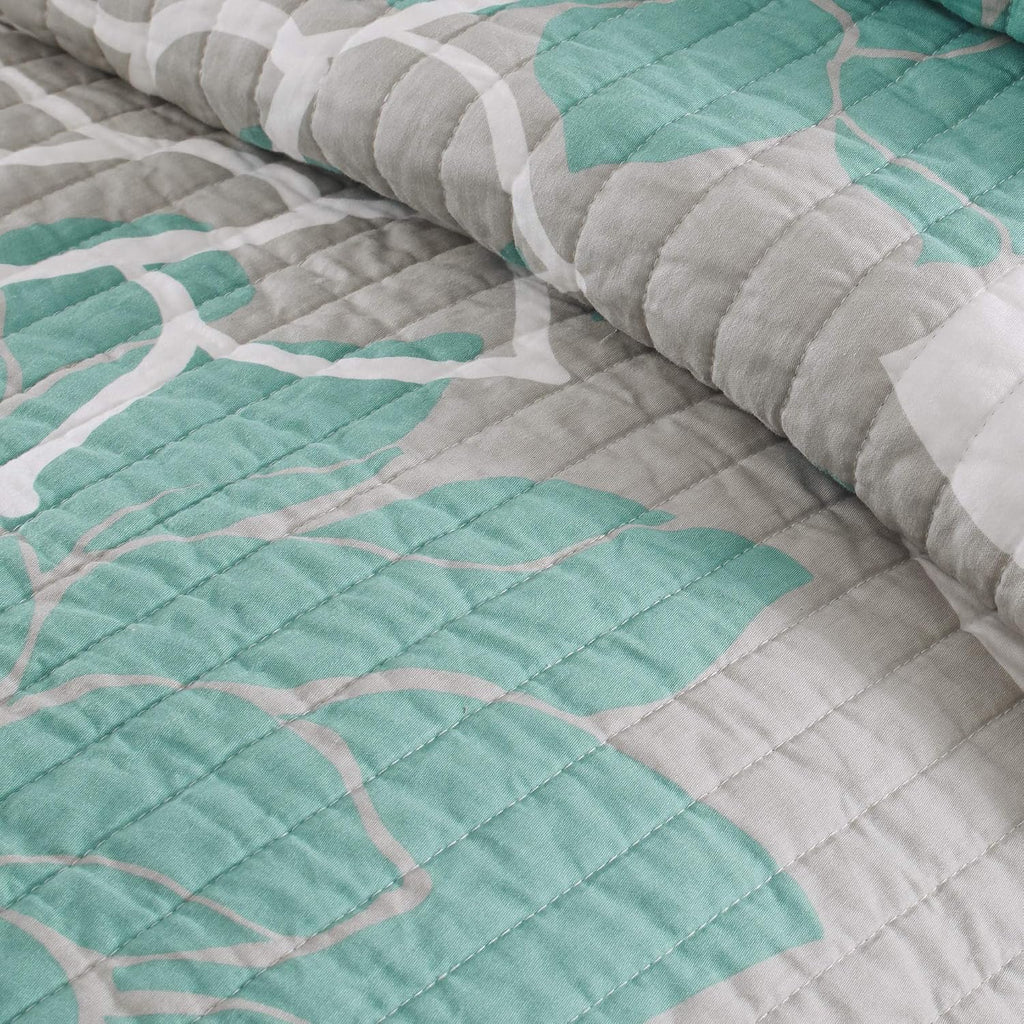 Madison Park Lola 100% Cotton Quilt Set - Casual Floral Channel Stitching Design, All Season, Lightweight Coverlet Bedspread Bedding, Shams, Decorative Pillows, King/Cal King(104'x94'), Aqua 6 Piece