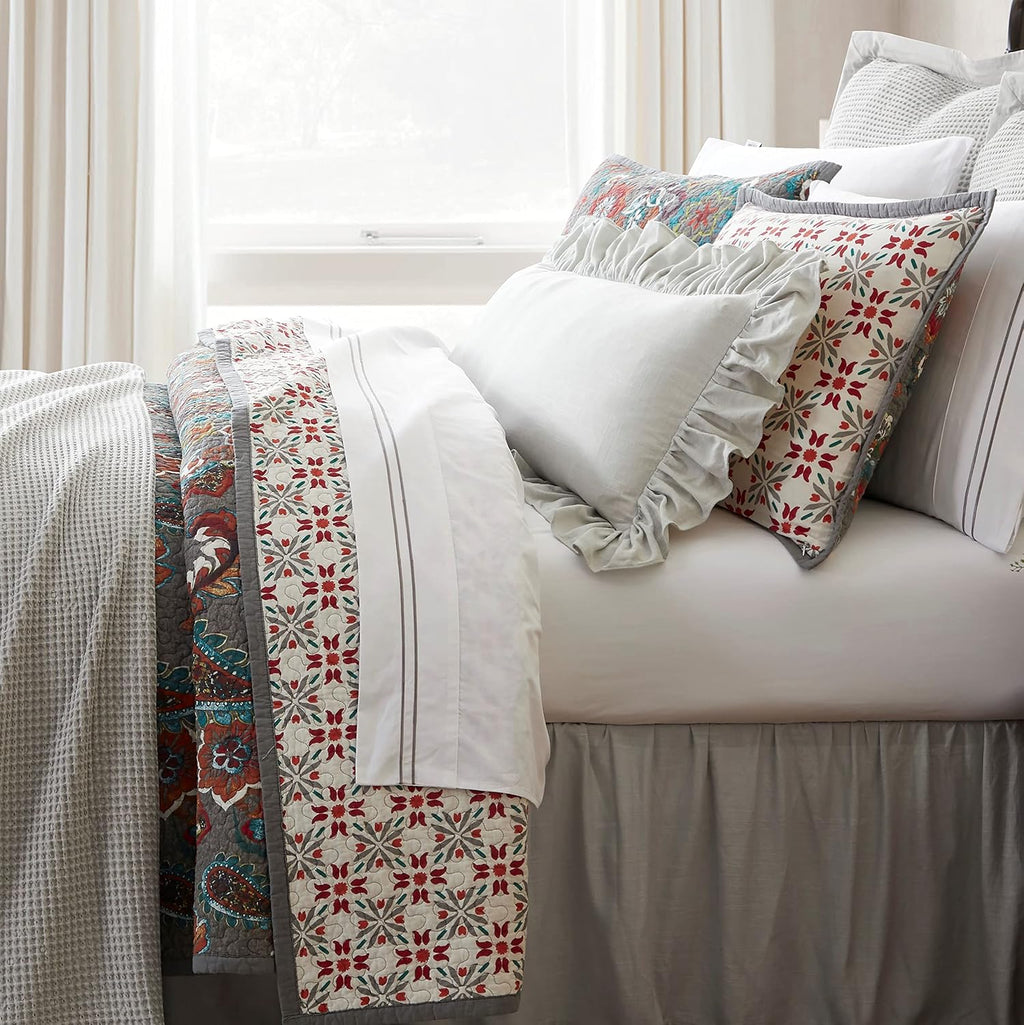 Paseo Road Abbie 3 Piece Quilt Set with Pillow Shams, Teal, King Size, Cotton Reversible Bed Set, Western Floral Farmhouse Style Bedding Set, 1 Quilt and 2 Pillow Cases