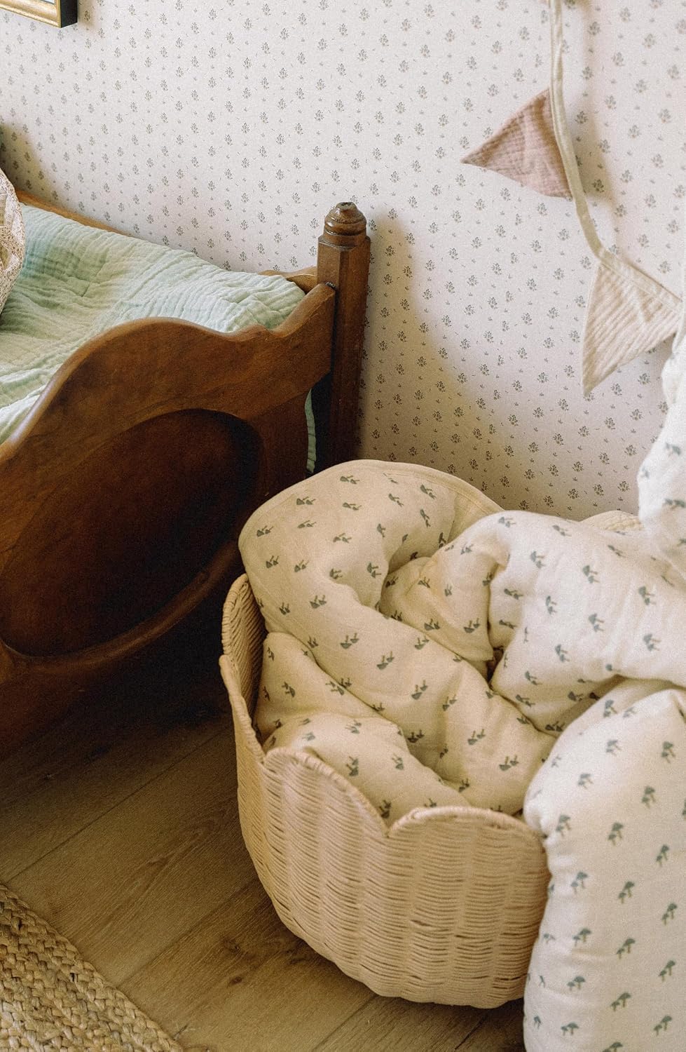 Oilo Mushroom Crib Bedding Set, 5-Layer Organic Cotton Muslin Crib Quilt & Sham, Mushroom Nursery, Toddler Comforter 45x60, Reversible, Neutral Cream