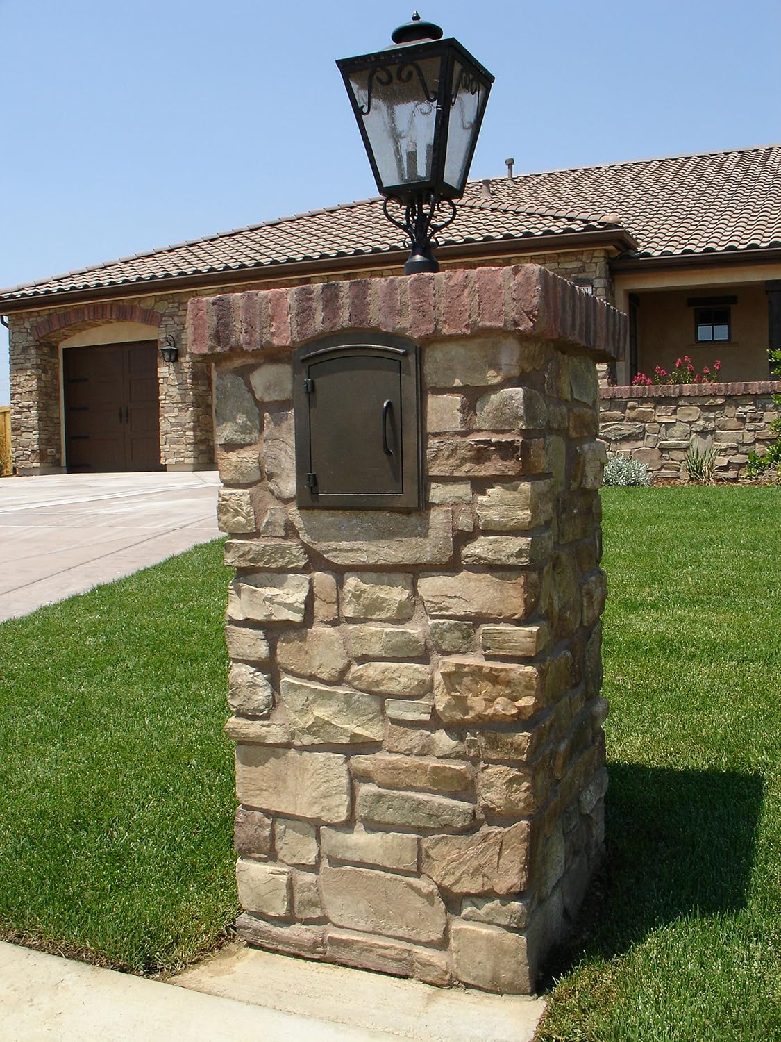 MAN-S-1401-BZ Not Applicable Manchester Security Drop Chute Rust Free Cast Aluminum Mailbox with'Decorative Scroll Logo' Faceplate in Bronze